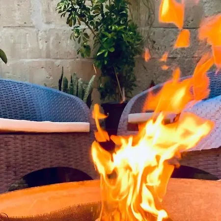 2 Bedrm+bbq Area W/pool & Fire Pit Alloggio in famiglia *