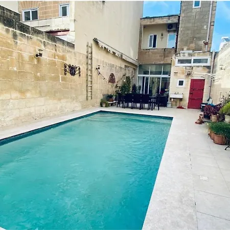 Alloggio in famiglia 2 Bedrm+bbq Area W/pool & Fire Pit Mosta
